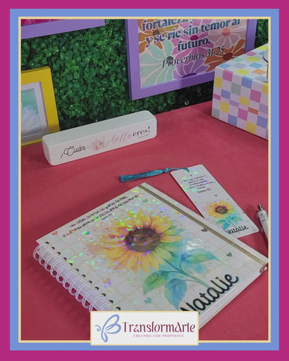 Colección Girasol - Salmo 19:1 - Planificador/Devocional - Marcador de Páginas y Bolígrafo